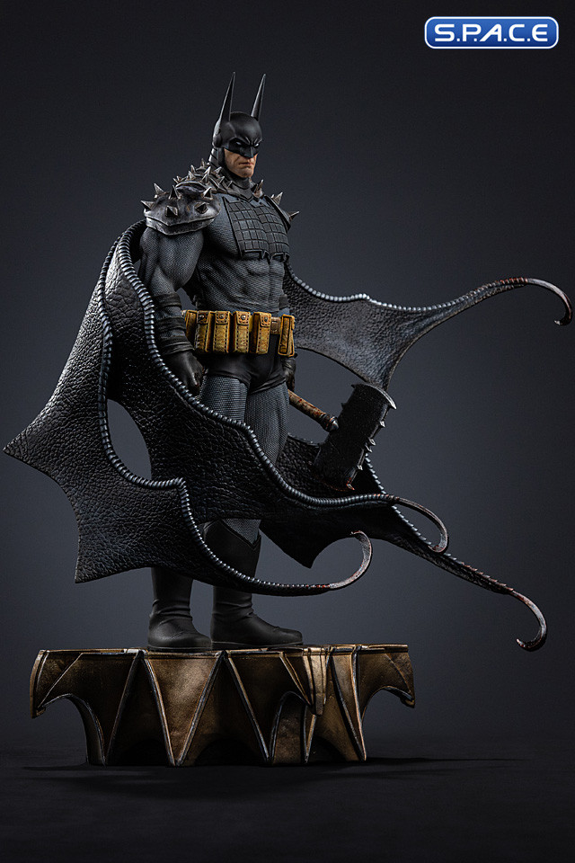 1/10 Scale Batman Absolute Art Scale Statue (DC Comics)