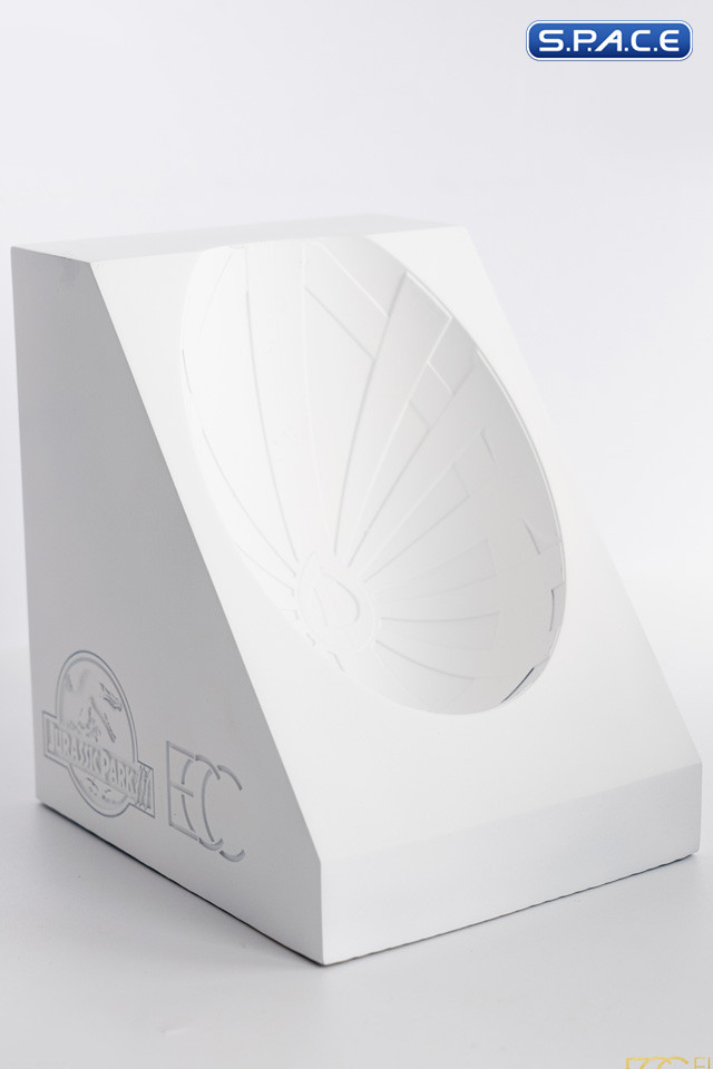 White Queen Egg Hatching Statue (Jurassic Park III)