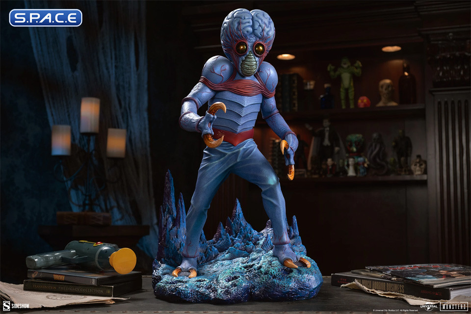 Metaluna Mutant Premium Format Figure (Universal Monsters)