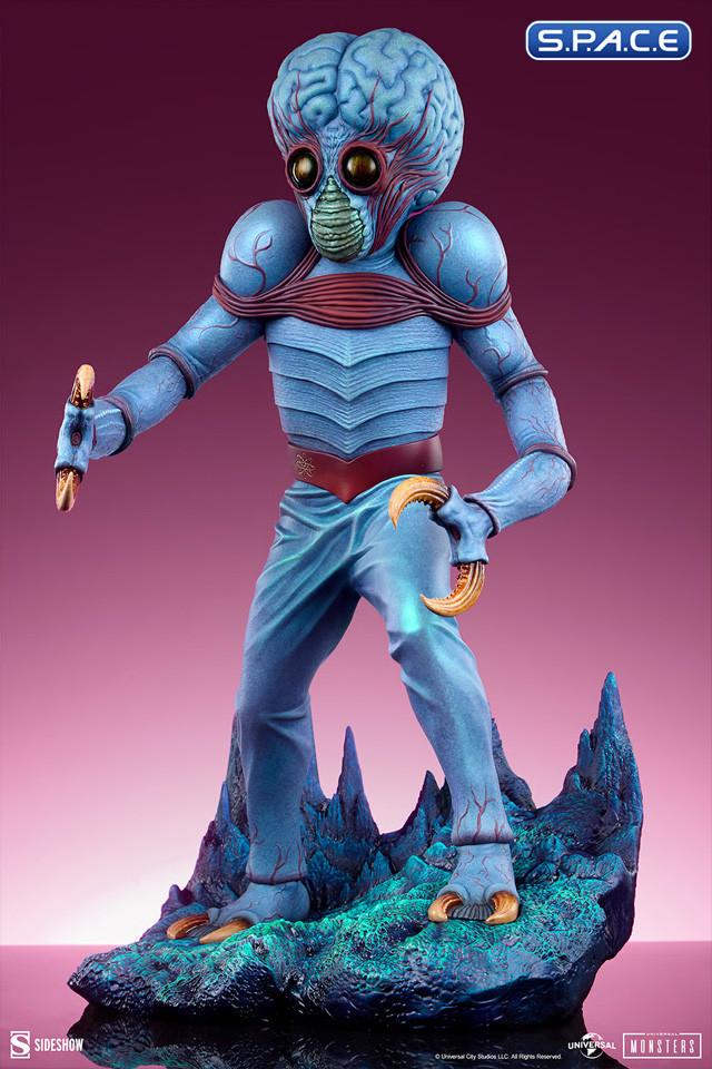Metaluna Mutant Premium Format Figure (Universal Monsters)