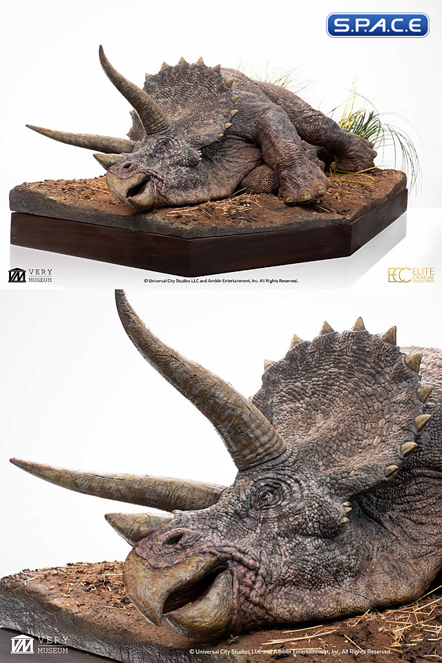 1/8 Scale Sick Triceratops Maquette (Jurassic Park)