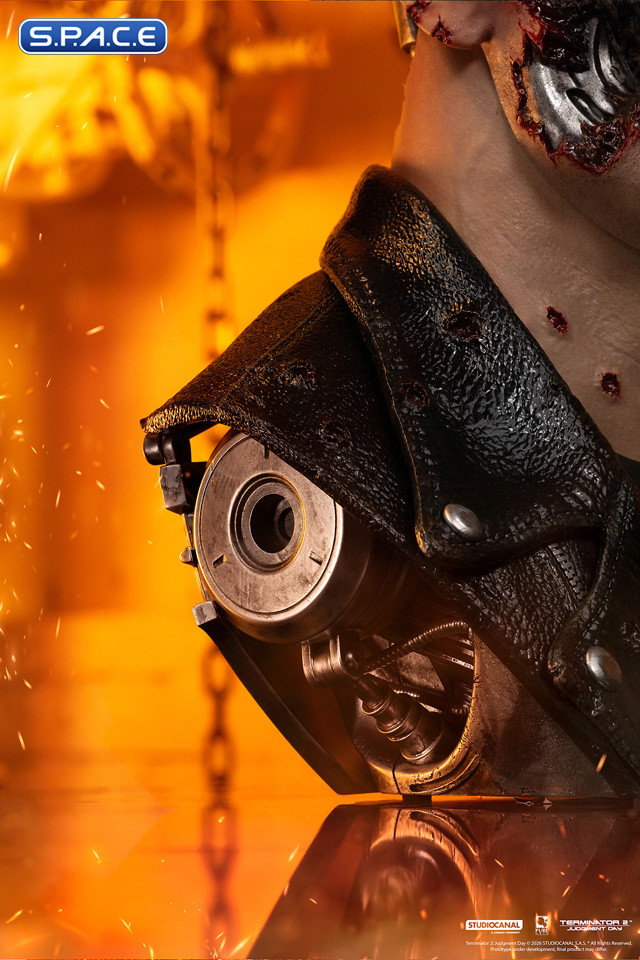 1:1 Battle Damaged T-800 Art Mask Life-Size Replica (Terminator 2)