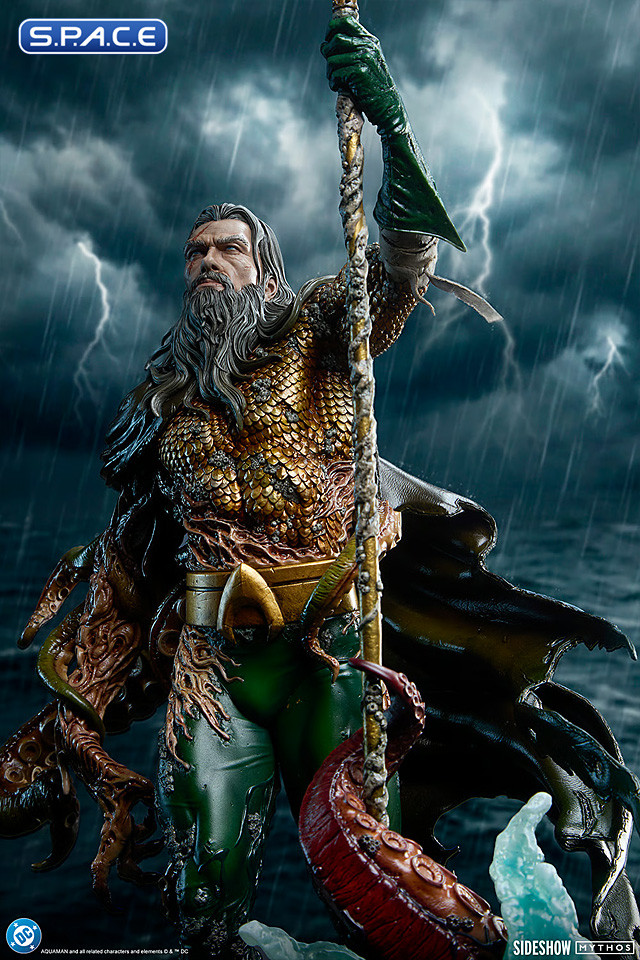 Aquaman �Lord of the Deep� Premium Format Figure (DC Comics)