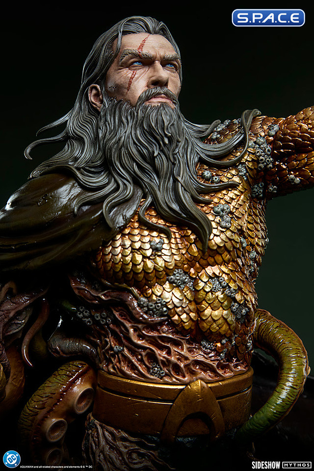 Aquaman �Lord of the Deep� Premium Format Figure (DC Comics)