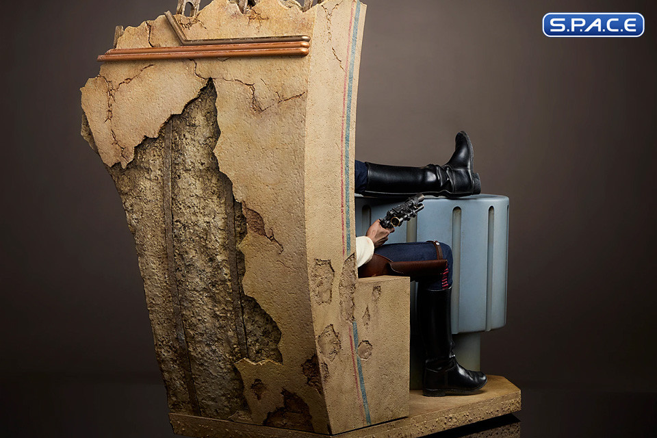 Han Solo �Sorry About the Mess� Premium Format Figure (Star Wars)