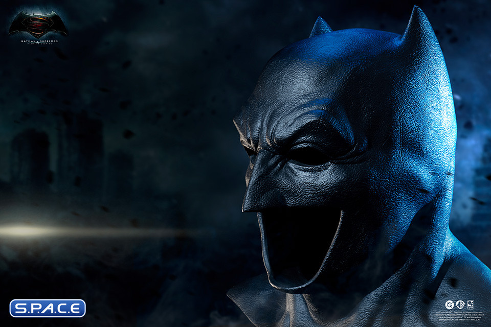 1:1 Batman Cowl Life-Size Replica (Batman v Superman: Dawn of Justice)