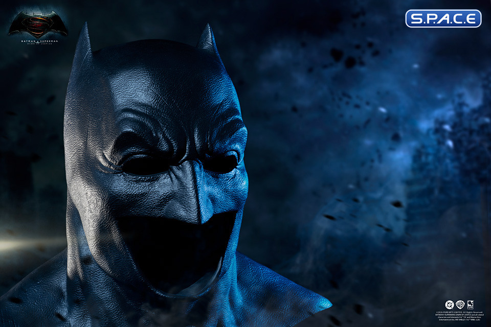 1:1 Batman Cowl Life-Size Replica (Batman v Superman: Dawn of Justice)