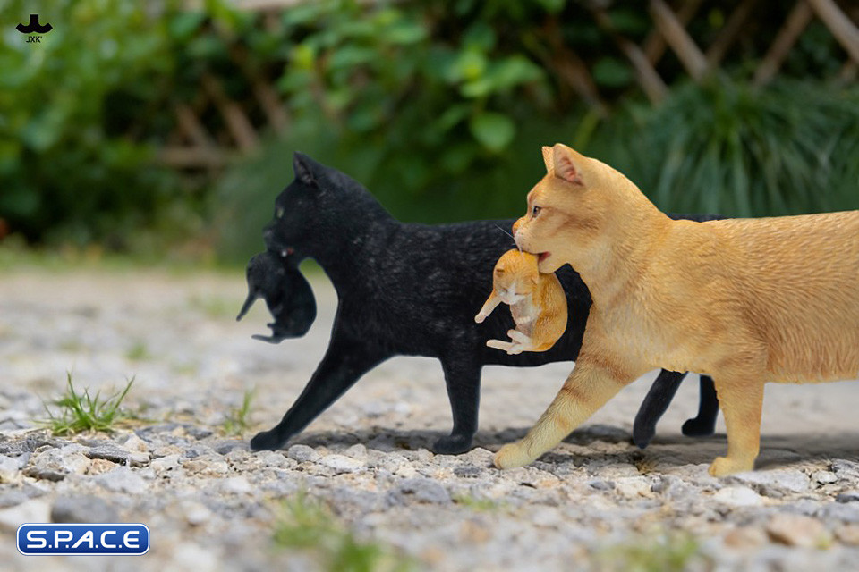 Domestic Cat with Kitten Statue (red)