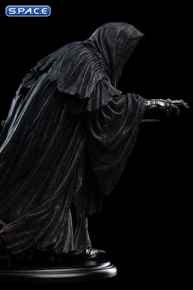 Ringwraith at the Prancing Pony Mini-Statue (Lord of the Rings)