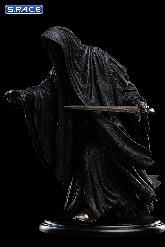 Ringwraith at the Prancing Pony Mini-Statue (Lord of the Rings)
