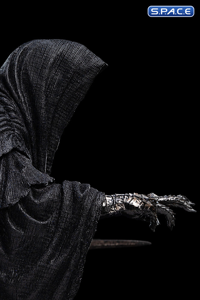 Ringwraith at the Prancing Pony Mini-Statue (Lord of the Rings)