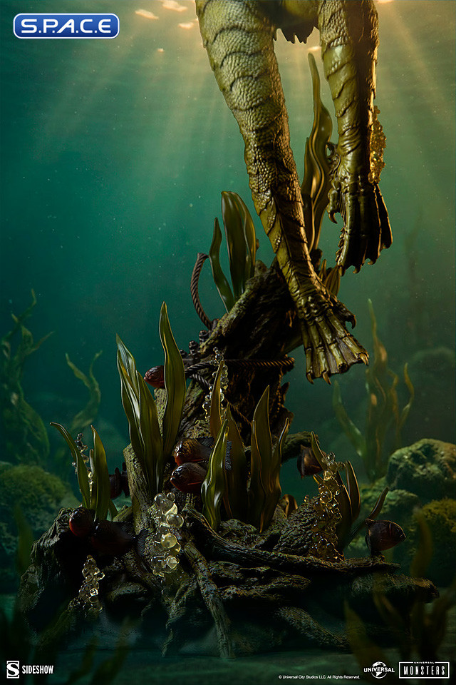 Creature from the Black Lagoon Premium Format Figure (Universal Monsters)