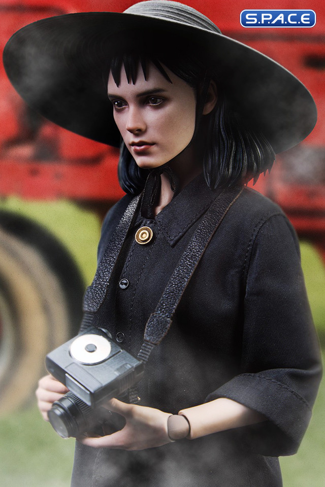 1/6 Scale Lydia Deetz (Beetlejuice)