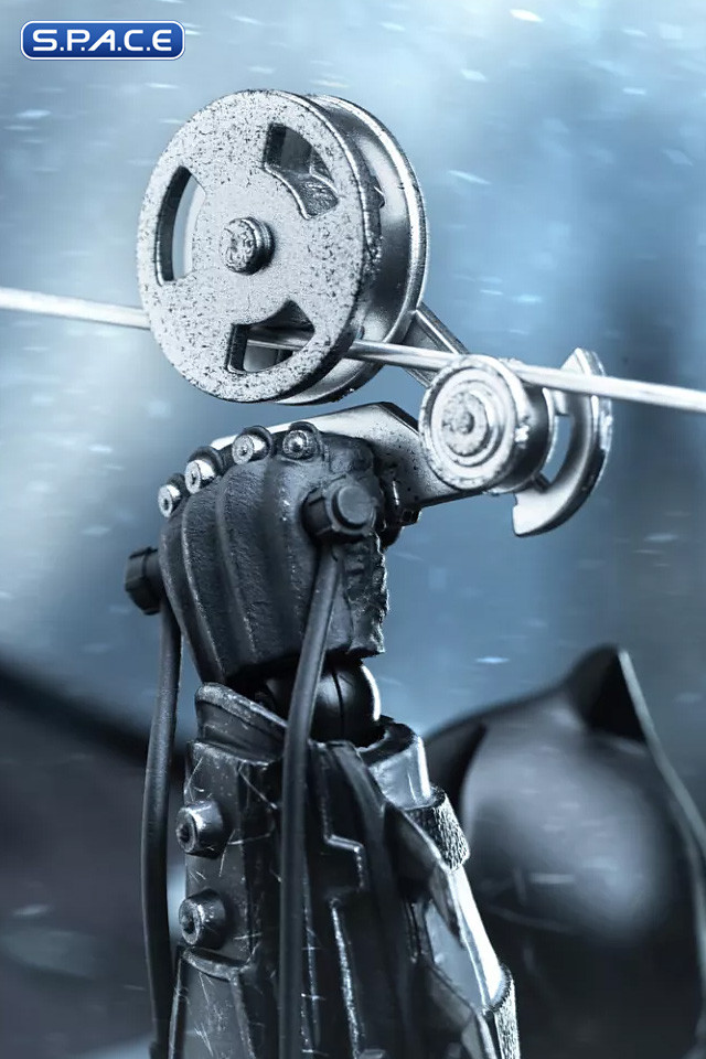 1/12 Scale Batman - Battle Damaged Version (Batman: Arkham Origins)