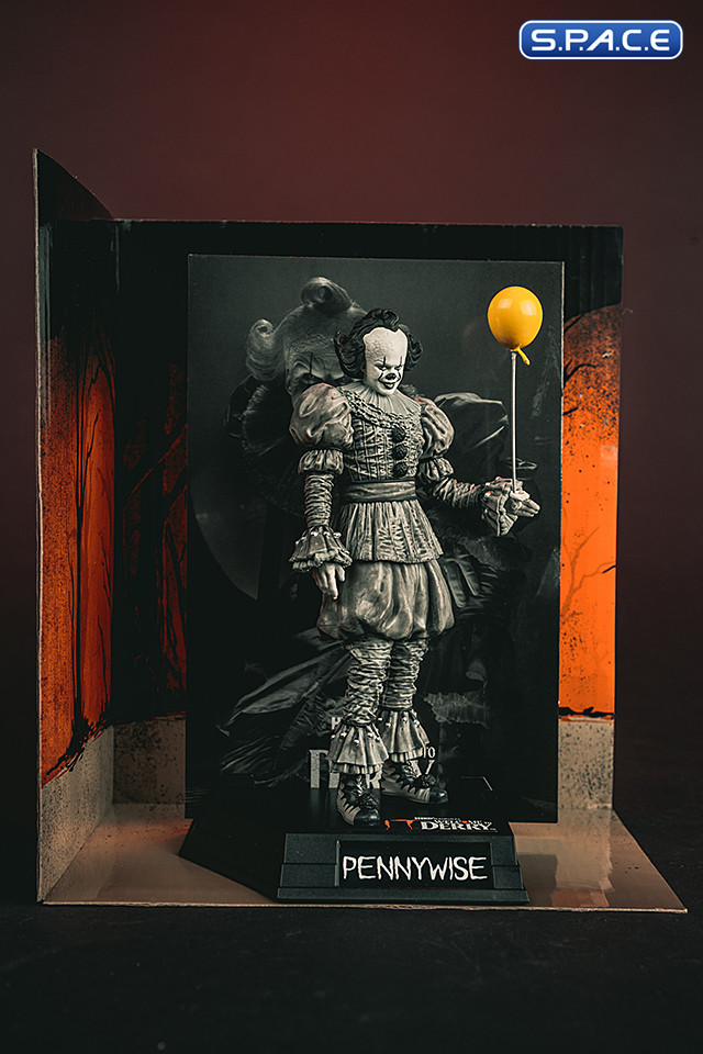 Pennywise Movie Maniacs - black & white Version (It: Welcome to Derry)