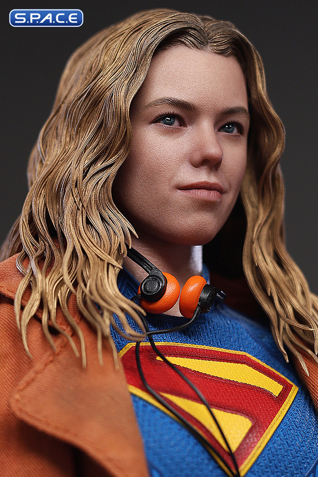 1/6 Scale Supergirl & Krypto Movie Masterpiece MMS869 (Supergirl)