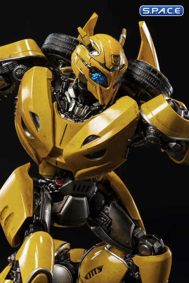 Bumblebee - Cybertron Mode DLX Scale Collectible Figure (Transformers: Bumblebee)