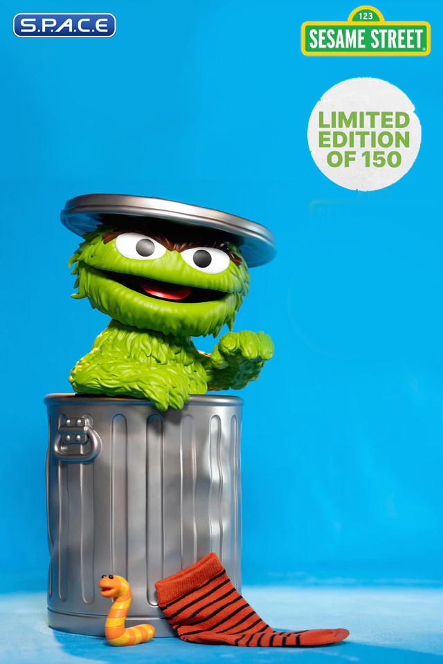Oscar the Grouch Supersize Vinyl Figure (Sesame Street)