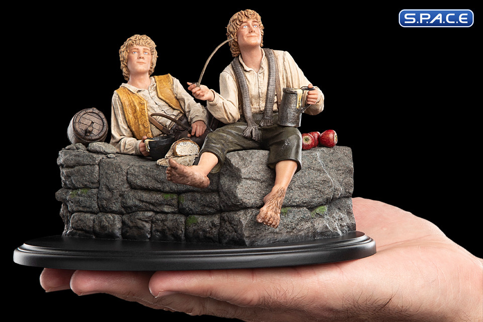 Merry and Pippin Mini-Statue (Lord of the Rings)
