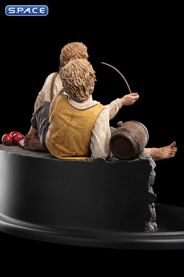 Merry and Pippin Mini-Statue (Lord of the Rings)