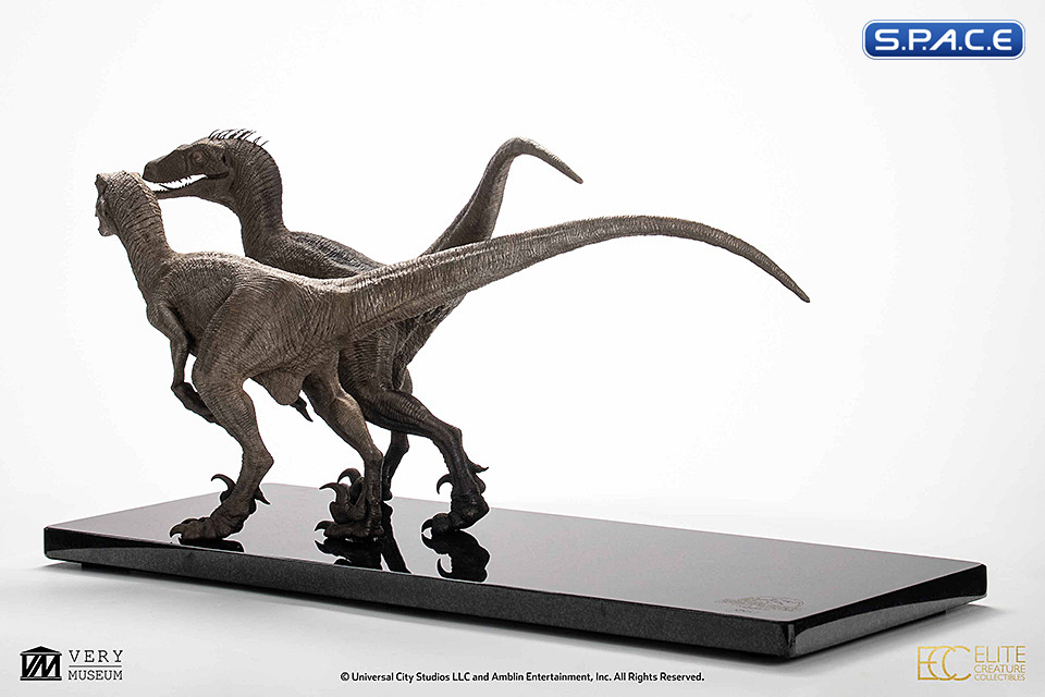 1/8 Scale White Queen & Blood Knight Bronze Statue (Jurassic Park III)
