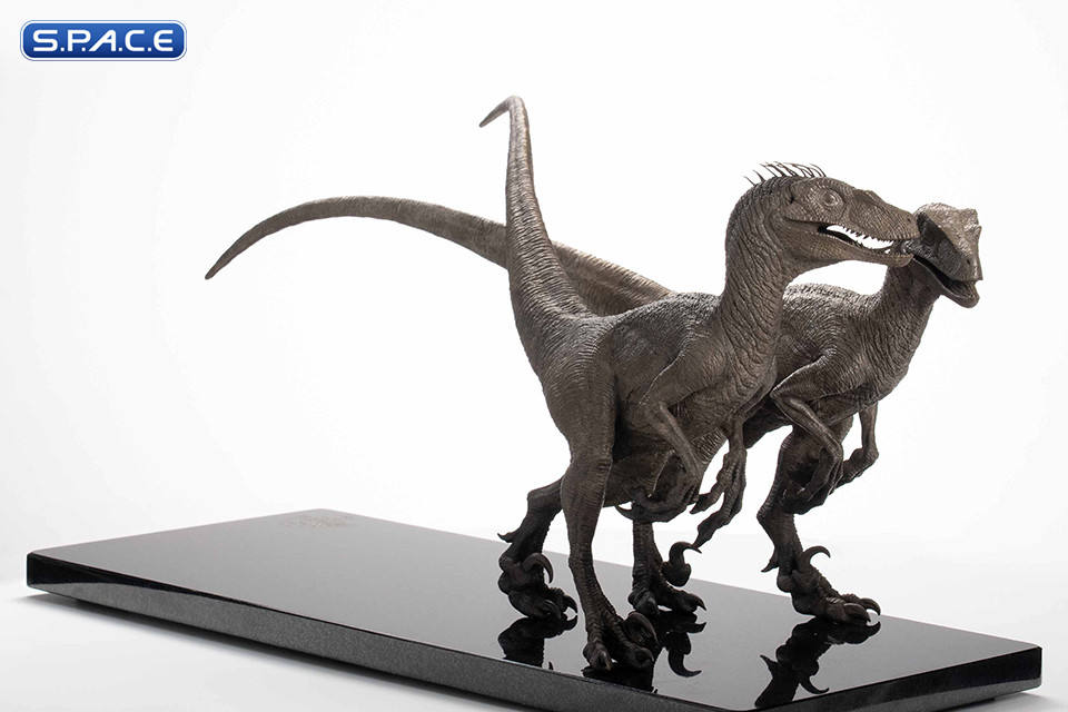 1/8 Scale White Queen & Blood Knight Bronze Statue (Jurassic Park III)