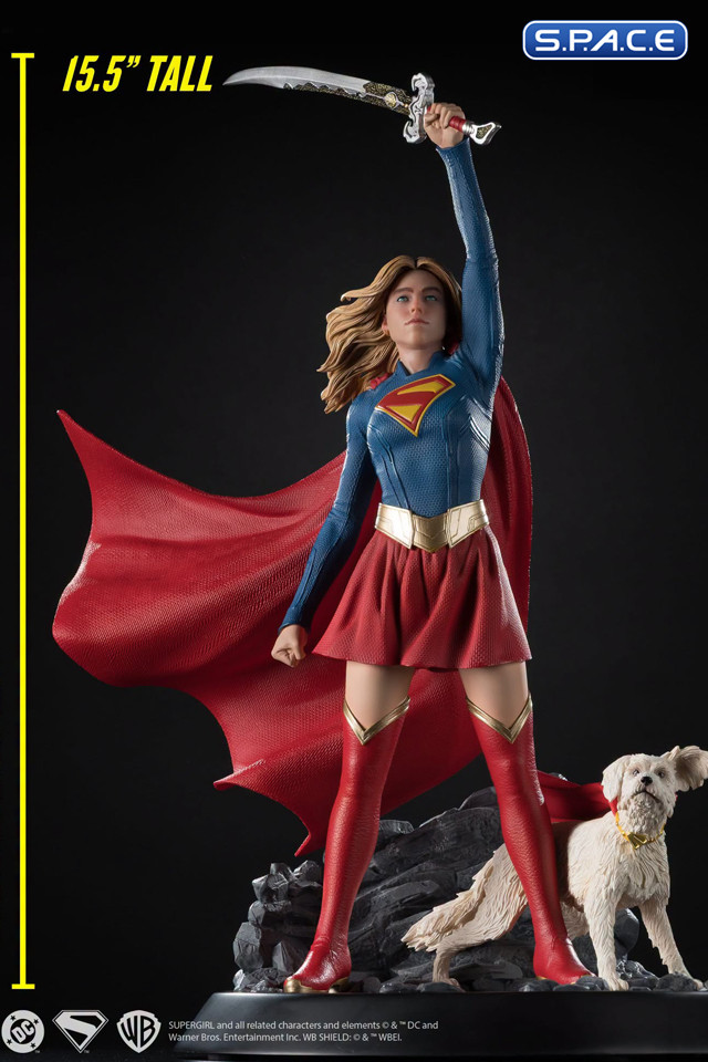 Supergirl Statue (Supergirl)