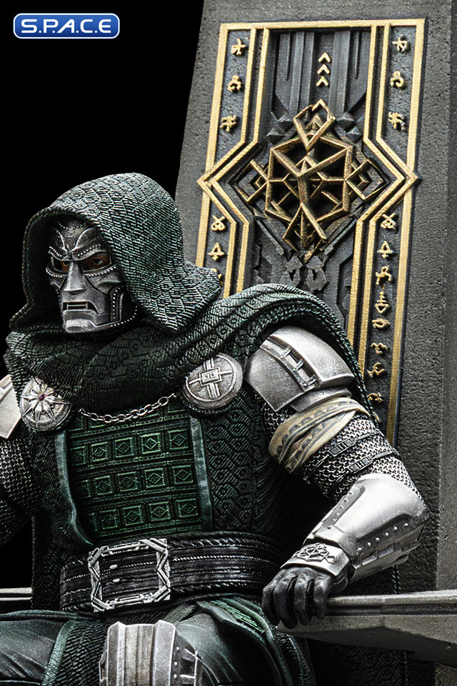 1/10 Scale Doctor Doom on Throne Deluxe Art Scale Statue (Avengers: Doomsday)