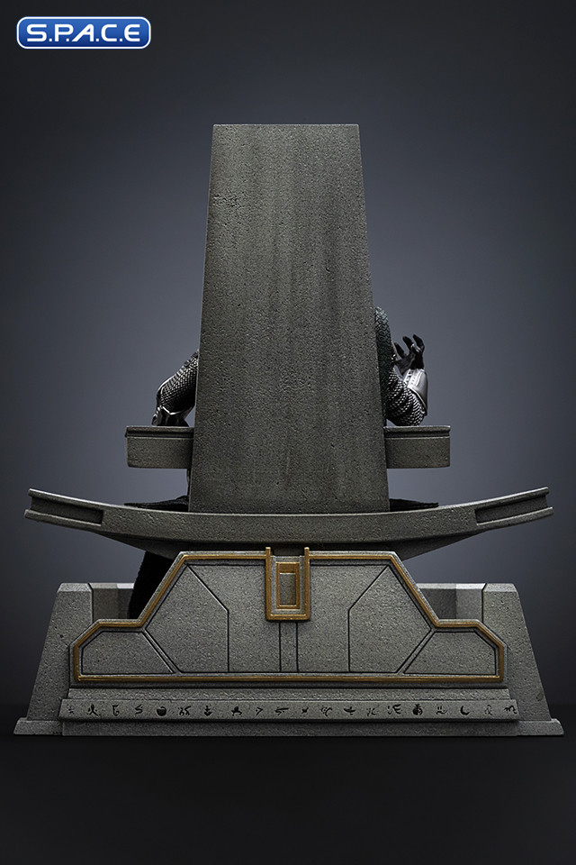 1/10 Scale Doctor Doom on Throne Deluxe Art Scale Statue (Avengers: Doomsday)