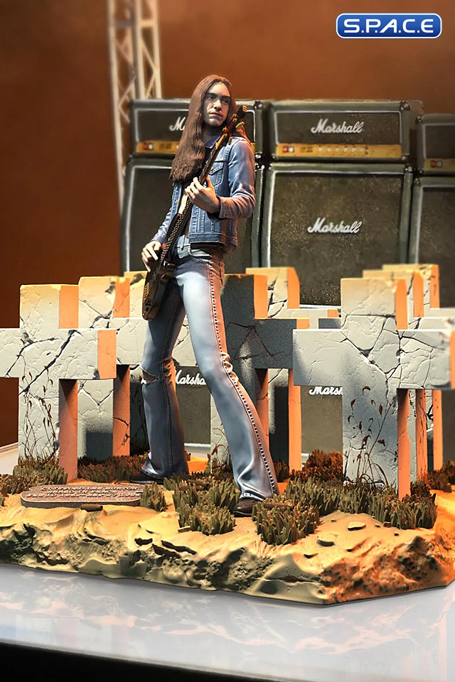 Cliff Burton Rock Iconz Statue - Version 3 (Metallica)