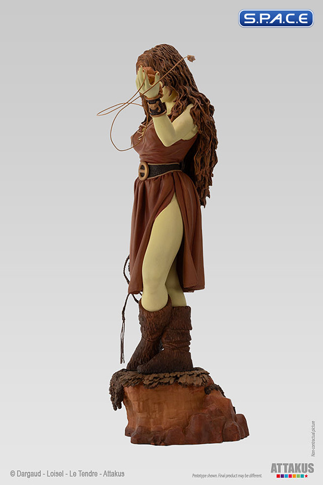 Pelisse mit Pelzchen Statue - Sepia Version
