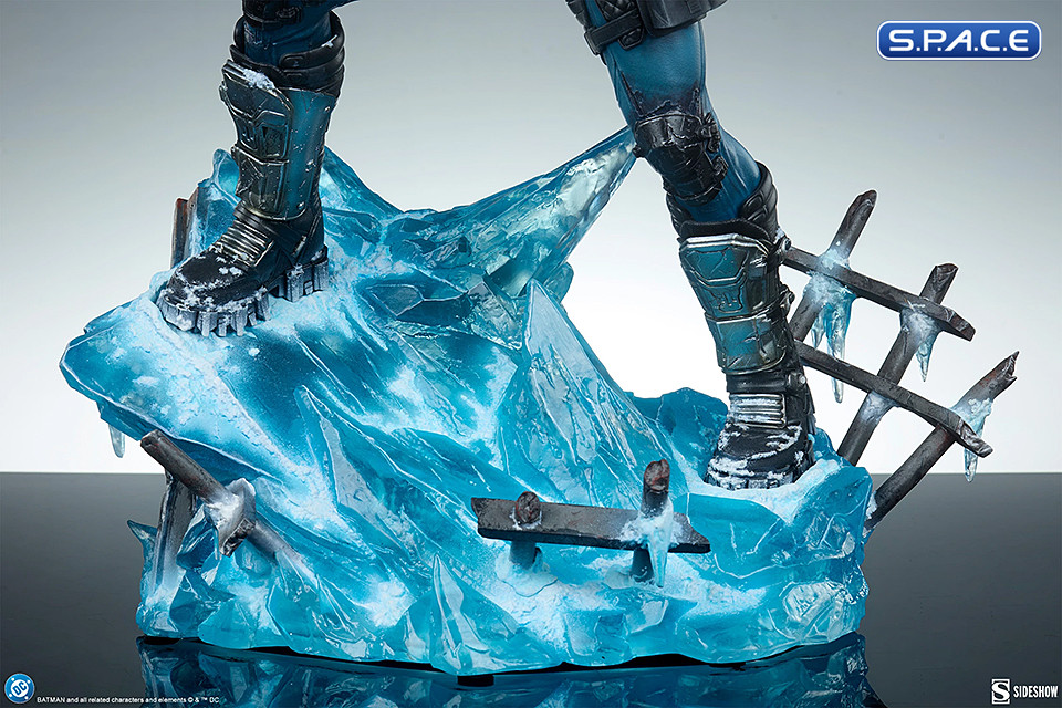 Mr. Freeze Premium Format Figure (DC Comics)