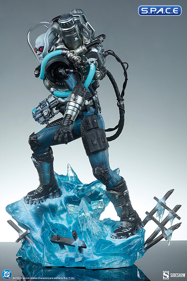 Mr. Freeze Premium Format Figure (DC Comics)