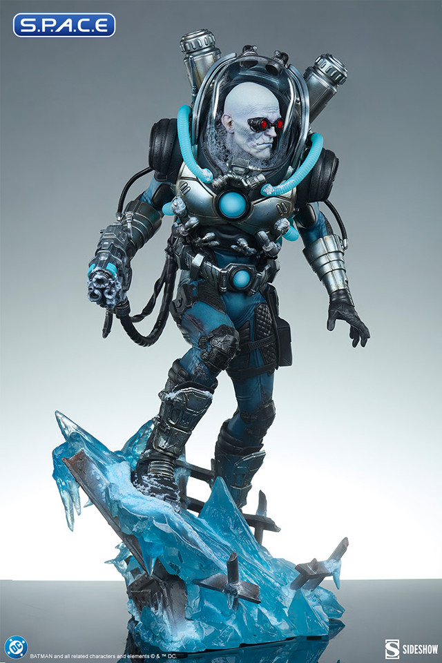 Mr. Freeze Premium Format Figure (DC Comics)