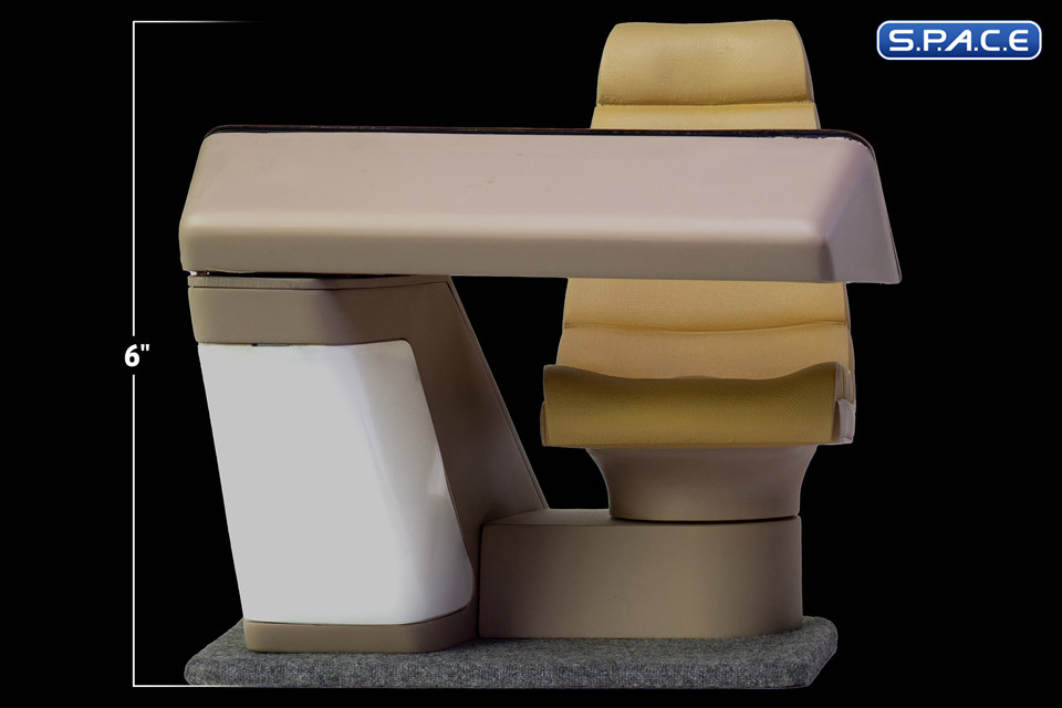 1/6 Scale Enterprise-D CONN Bridge Console (Star Trek: The Next Generation)