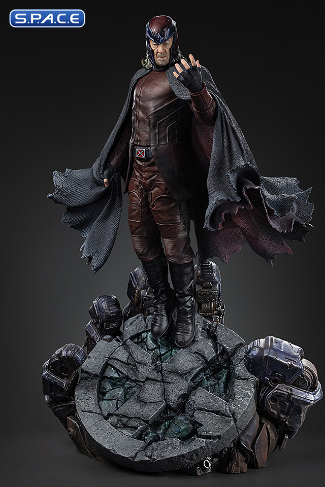 1/4 Scale Magneto Legacy Replica Statue (Avengers: Doomsday)