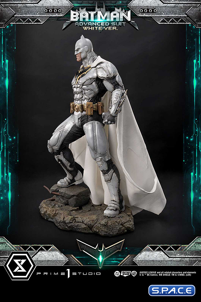 Batman Advanced Suit - White Version by Josh Nizzi Ultimate Museum Masterline Statue (DC Comics)