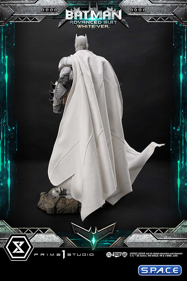 Batman Advanced Suit - White Version by Josh Nizzi Ultimate Museum Masterline Statue (DC Comics)