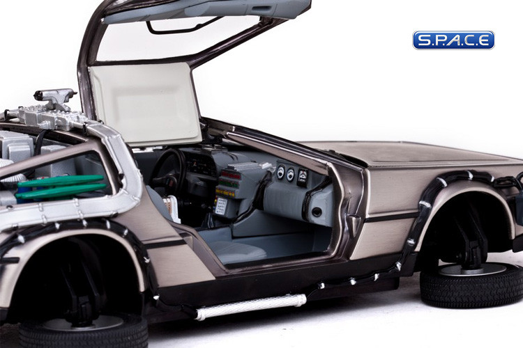 1:18 Die Cast DeLorean Time Machine (Back to the Future)
