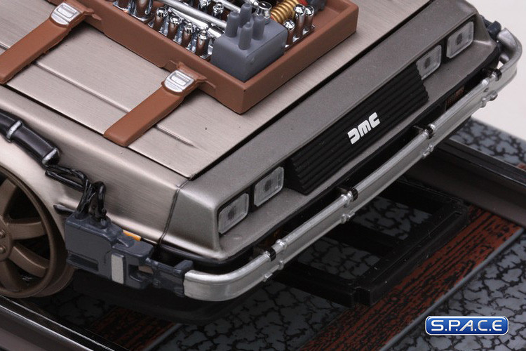 1:18 Die Cast DeLorean Time Machine - Railroad Version (Back to the Future 3)