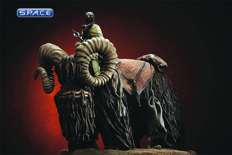 Bantha and Tusken Raider Statue (Star Wars)