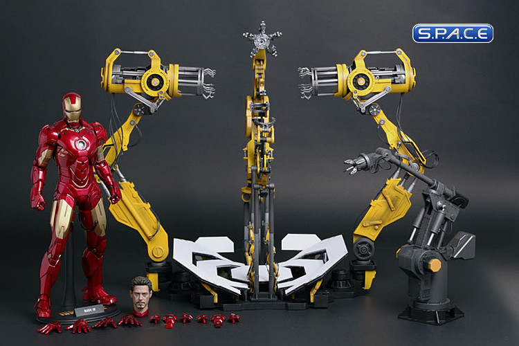 1/6 Scale Suit-Up Gantry with Iron Man Mark IV MMS160 (Iron Man 2)