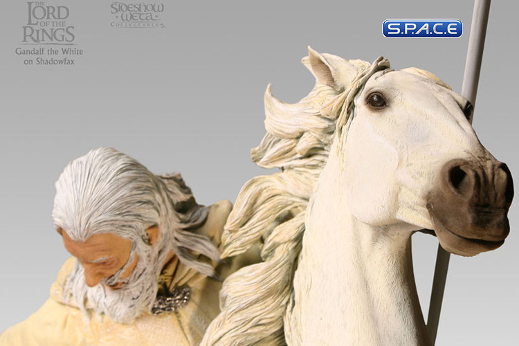 Gandalf with Shadowfax Statue (The Lord of the Rings)