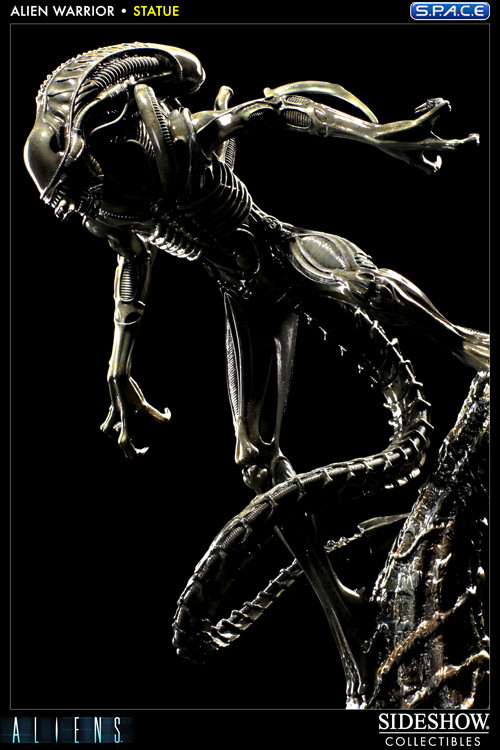 Alien Warrior Statue (Aliens)