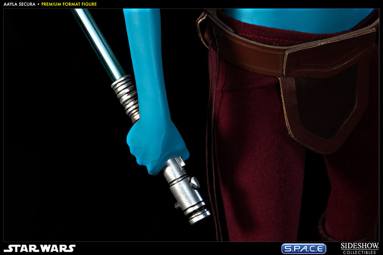 Aayla Secura Premium Format Figure (Star Wars)