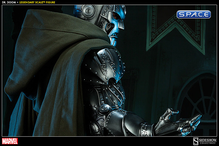 Doctor Doom Legendary Scale Figure (Marvel)