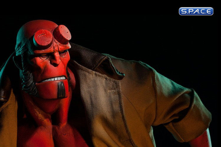 Hellboy Premium Format Figure (Hellboy)