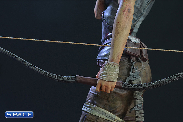 Lara Croft Survivor Statue (Tomb Raider 2013)