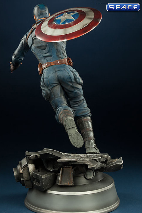 Captain America Premium Format Figure (Captain America: The Winter Soldier)