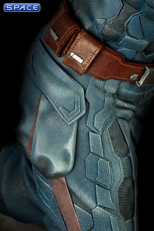 Captain America Premium Format Figure (Captain America: The Winter Soldier)